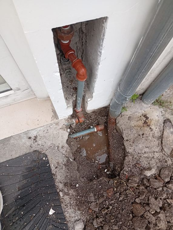 Instalación de tuberías PPR en baño en Quito